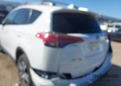 2017 Toyota Rav4 Le z USA, uszkodzony, nr VIN 2T3ZFREV2HW369657